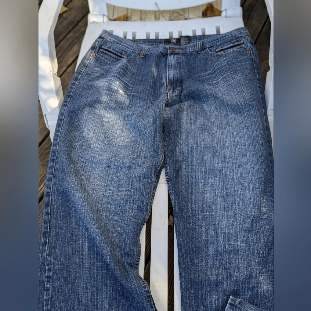 Men's RB (Royal Blue) Jeans Boot cut Sz 42x32.